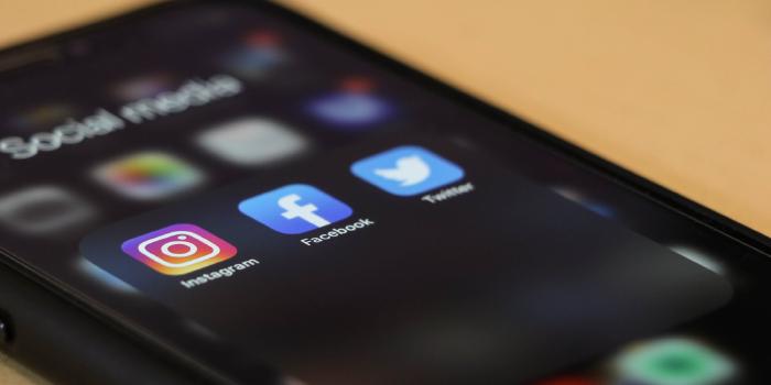 My addiction: how to detox from social media